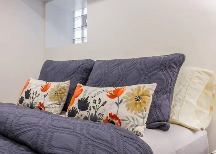Apartamento The Wrigleyville Deluxe -steps From Wrigley Sleeps 10 Chicago
