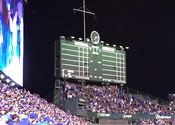 Apartamento The Wrigleyville Deluxe -steps From Wrigley Sleeps 10